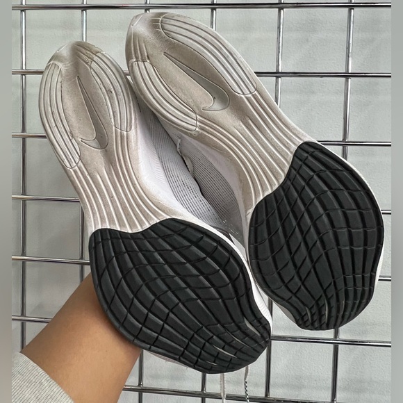 Nike ZoomX Vaporfly Next% 2 White Metallic Silver CU4111-100 Mens size 11 - Picture 5 of 10